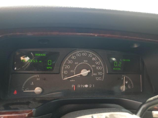 1LNHM81W33Y687937 - 2003 LINCOLN TOWN CAR EXECUTIVE WHITE photo 9