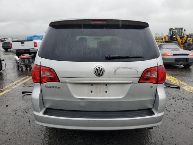 2V4RW4D16AR360645 - 2010 VOLKSWAGEN ROUTAN S GRAY photo 6