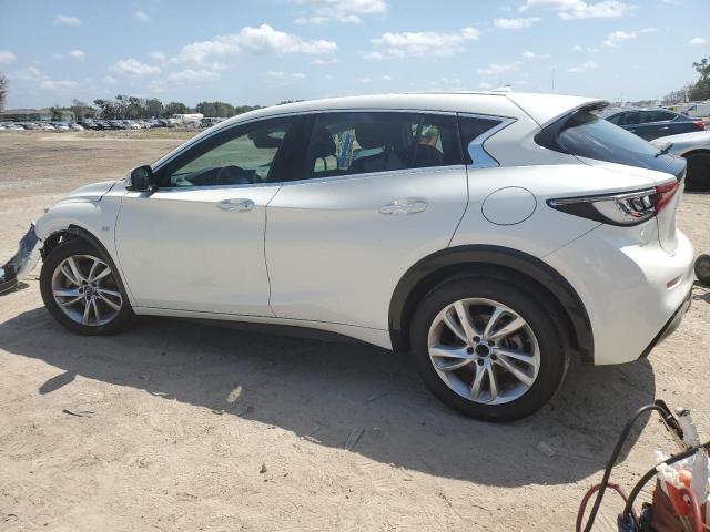 SJKCH5CP1KA009022 - 2019 INFINITI QX30 PURE WHITE photo 2