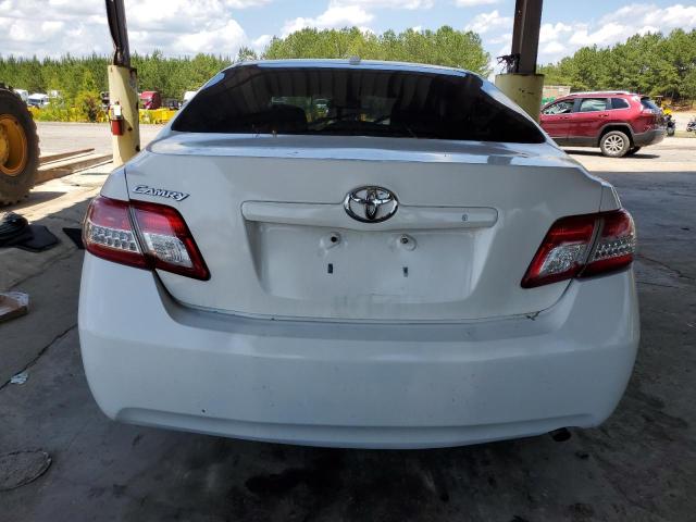 4T1BF3EK4BU698266 - 2011 TOYOTA CAMRY BASE WHITE photo 6