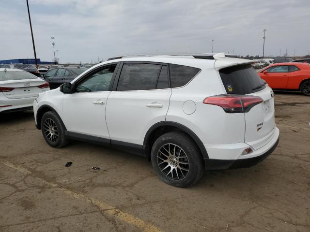 2T3ZFREV0HW357703 - 2017 TOYOTA RAV4 LE 白色 照片 2