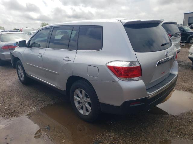 5TDZK3EH0DS092909 - 2013 TOYOTA HIGHLANDER BASE SILVER photo 2