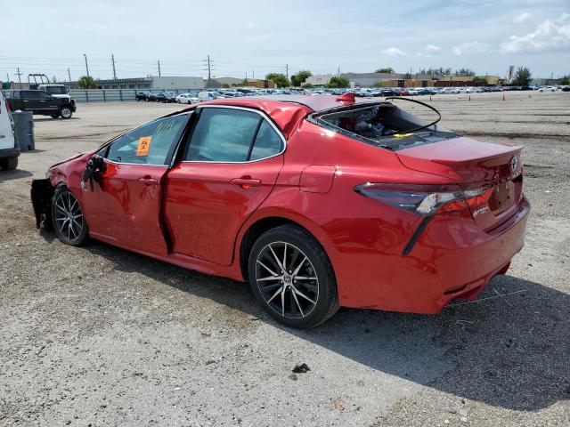 4T1T11AK4PU092437 - 2023 TOYOTA CAMRY SE NIGHT SHADE RED photo 2