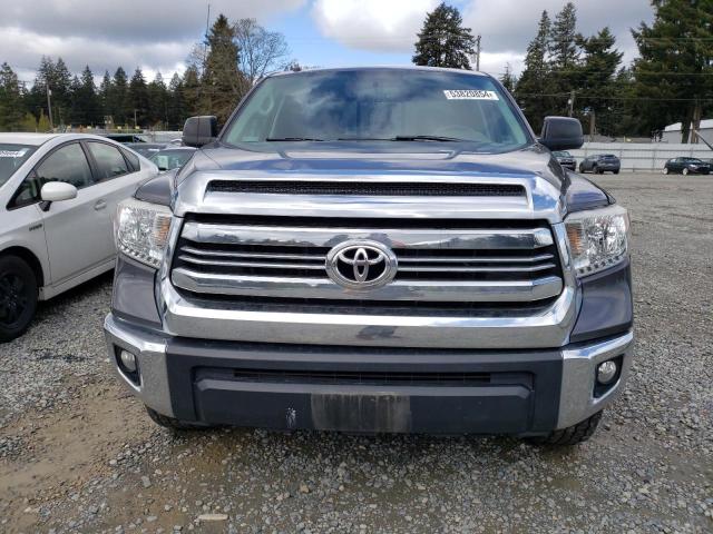5TFUY5F14HX673612 - 2017 TOYOTA TUNDRA DOUBLE CAB SR/SR5 GRAY photo 5