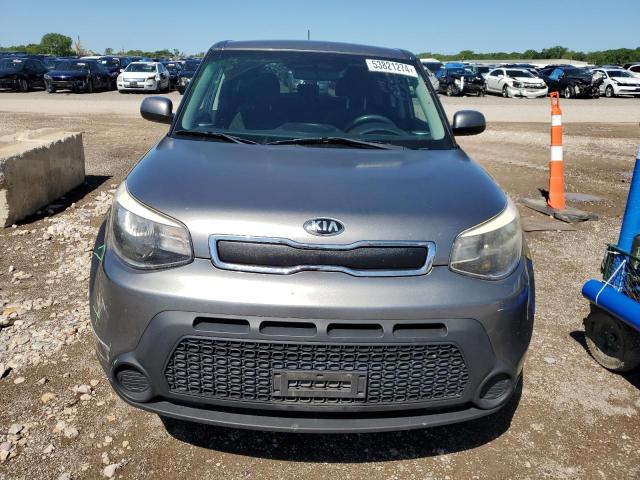 KNDJN2A29F7225681 - 2015 KIA SOUL GRAY photo 5