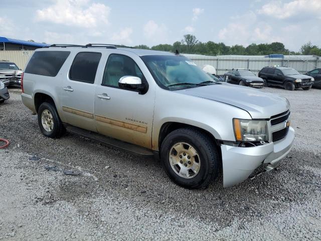 1GNSCJE04BR359551 - 2011 CHEVROLET SUBURBAN C1500 LT SILVER photo 4