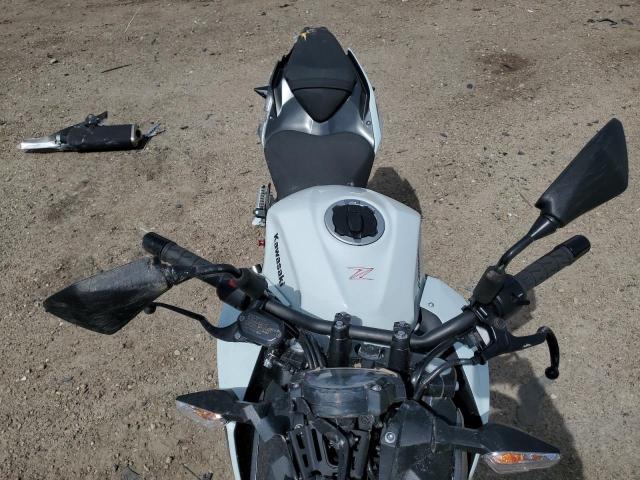 JKAERKD14PDAL9300 - 2023 KAWASAKI ER400 D WHITE photo 5