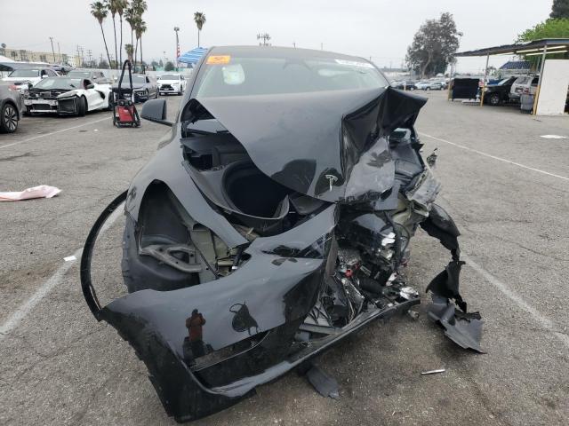 7SAYGDEE0PF944633 - 2023 TESLA MODEL Y Schwarz Foto 5