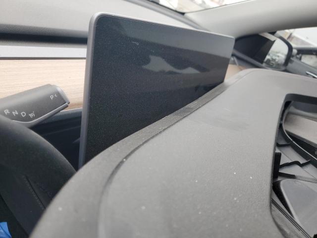 7SAYGDEE0PF944633 - 2023 TESLA MODEL Y Schwarz Foto 9