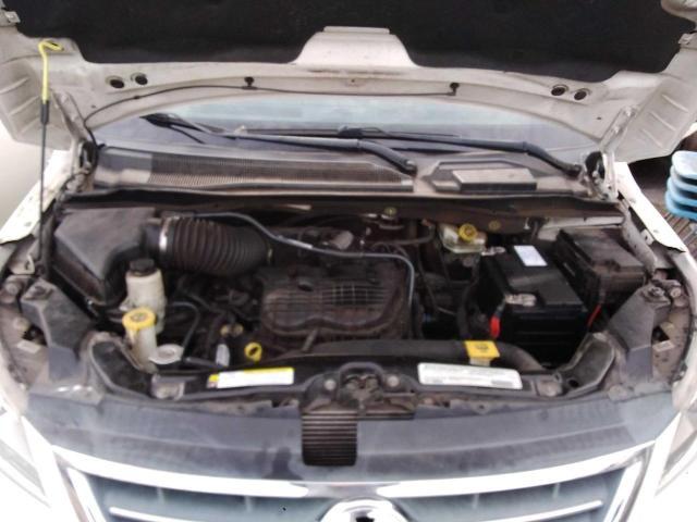 2C4RVABG4CR354185 - 2012 VOLKSWAGEN ROUTAN SE WHITE photo 7