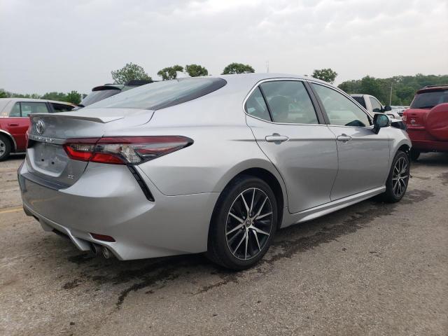4T1G11AK5RU848684 - 2024 TOYOTA CAMRY SE NIGHT SHADE SILVER photo 3