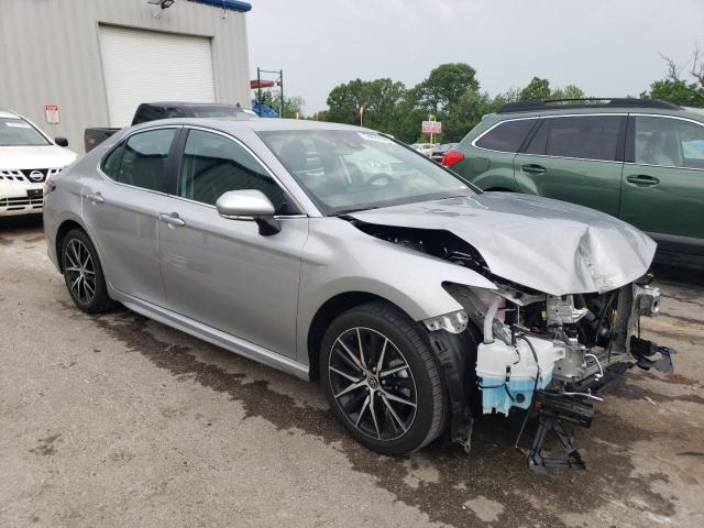 4T1G11AK5RU848684 - 2024 TOYOTA CAMRY SE NIGHT SHADE SILVER photo 4