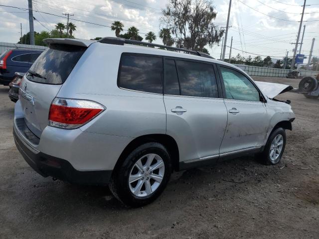 5TDZK3EH2CS061952 - 2012 TOYOTA HIGHLANDER BASE Күміс фото 3