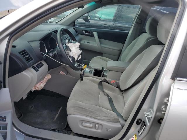 5TDZK3EH2CS061952 - 2012 TOYOTA HIGHLANDER BASE Күміс фото 7