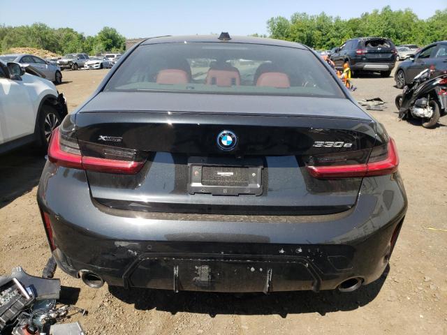 3MW39FS00P8D08169 - 2023 BMW 330XE Czarny zdjęcie 6