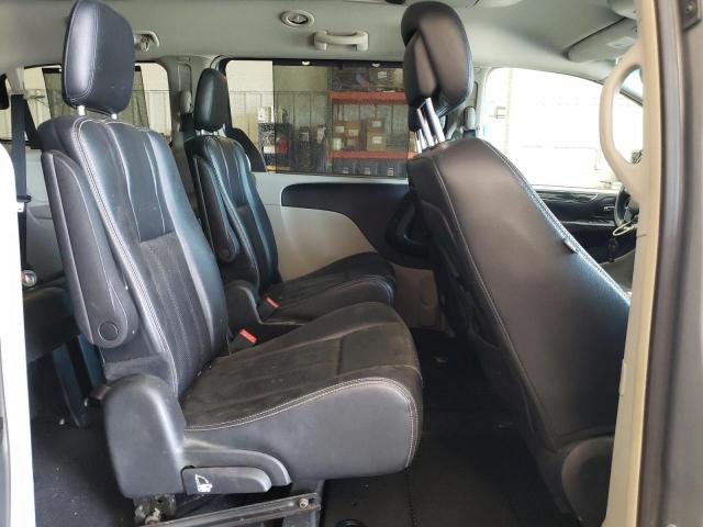 2C4RC1CG1DR767719 - 2013 CHRYSLER TOWN & COU TOURING L SILVER photo 11