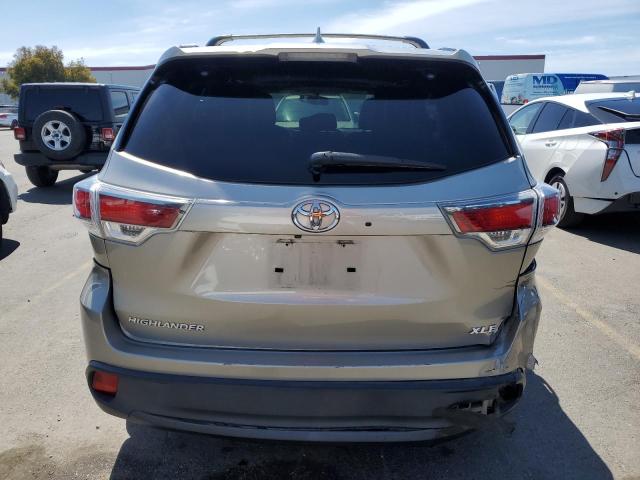 5TDKKRFH7GS126786 - 2016 TOYOTA HIGHLANDER XLE TAN photo 6