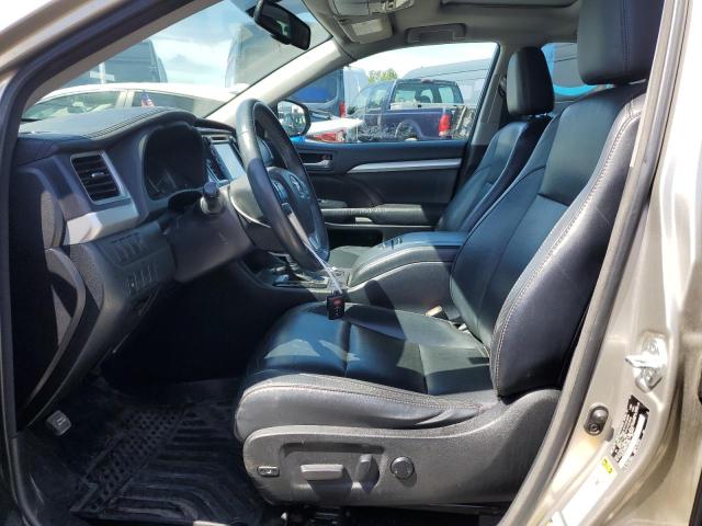 5TDKKRFH7GS126786 - 2016 TOYOTA HIGHLANDER XLE TAN photo 7