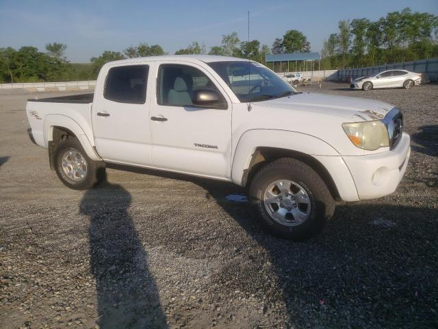 3TMJU62N98M068925 - 2008 TOYOTA TACOMA DOUBLE CAB PRERUNNER WHITE photo 4