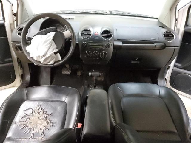 3VWPW3AG9AM011178 - 2010 VOLKSWAGEN NEW BEETLE Weiß Foto 8