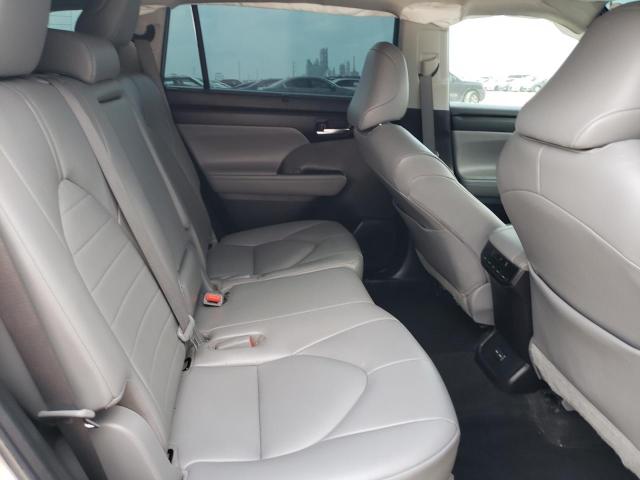 5TDGZRBH7NS227069 - 2022 TOYOTA HIGHLANDER XLE Gümüş foto 11