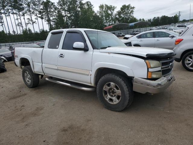 1GCEK19B97E184216 - 2007 CHEVROLET SILVERADO K1500 CLASSIC WHITE photo 4