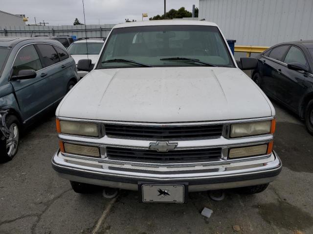 1GNGK26J4XJ340820 - 1999 CHEVROLET SUBURBAN K2500 WHITE photo 5