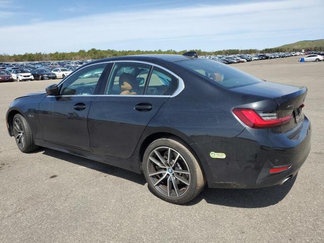 3MW5P9J07N8C76853 - 2022 BMW 330XE BLACK photo 2