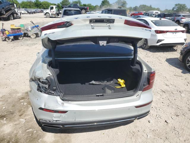 7JRA22TL6KG004050 - 2019 VOLVO S60 T6 INSCRIPTION SILVER photo 6