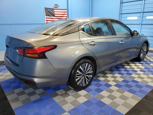 1N4BL4DV5PN337716 - 2023 NISSAN ALTIMA SV GRAY photo 3