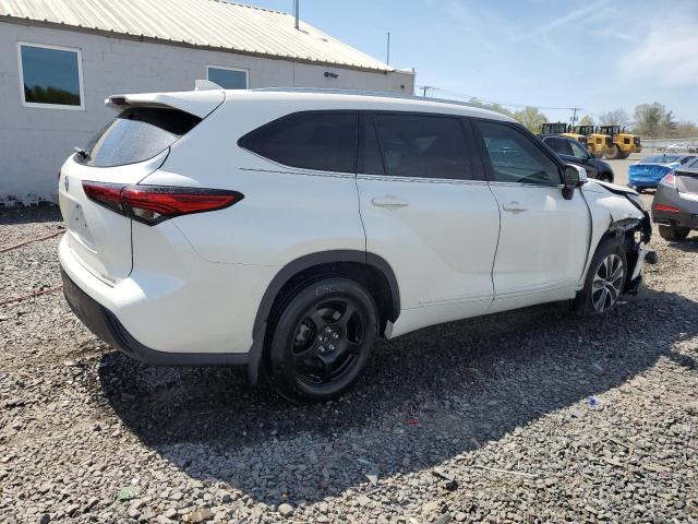 5TDGZRBH4MS526713 - 2021 TOYOTA HIGHLANDER XLE WHITE photo 3