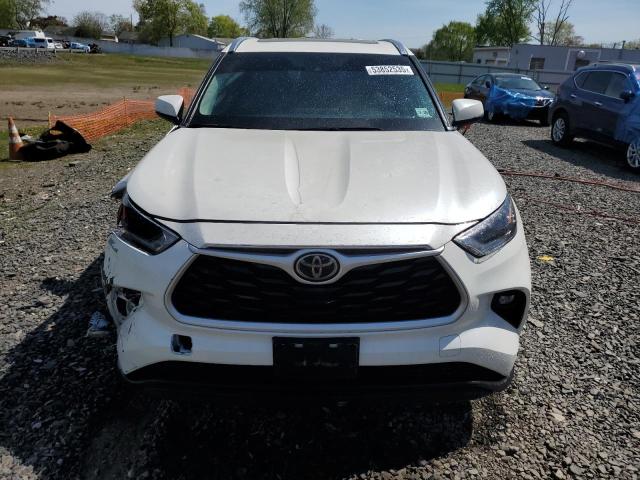 5TDGZRBH4MS526713 - 2021 TOYOTA HIGHLANDER XLE WHITE photo 5