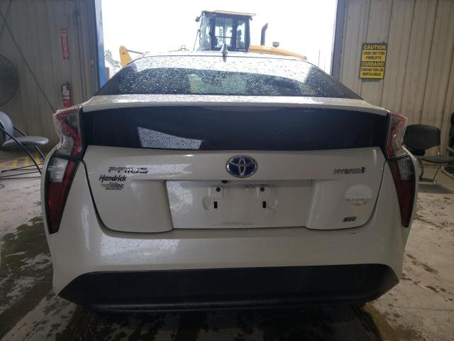 JTDKARFU7G3012045 - 2016 TOYOTA PRIUS WHITE photo 6