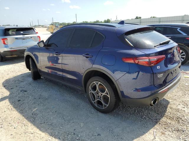 ZASFAKPN0J7B76955 - 2018 ALFA ROMEO STELVIO SPORT Blau Foto 2