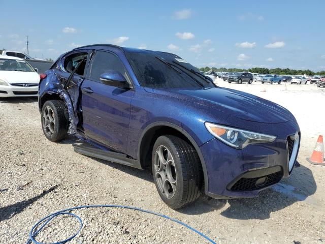 ZASFAKPN0J7B76955 - 2018 ALFA ROMEO STELVIO SPORT BLUE photo 4