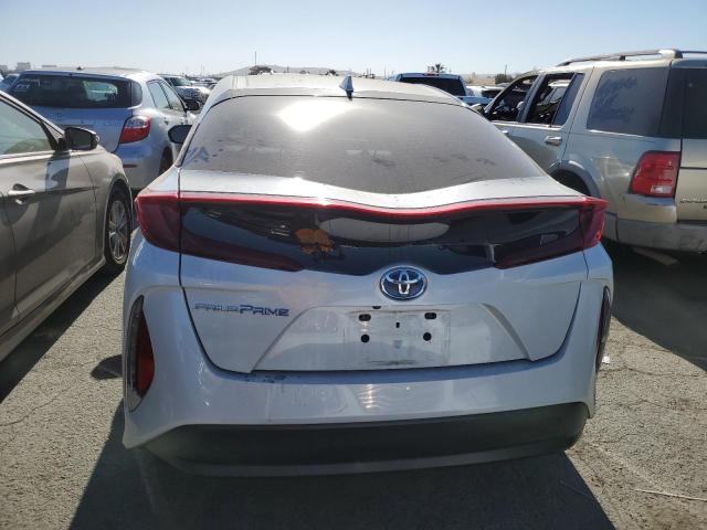 JTDKARFP5J3079390 - 2018 TOYOTA PRIUS PRIM 白色 照片 6