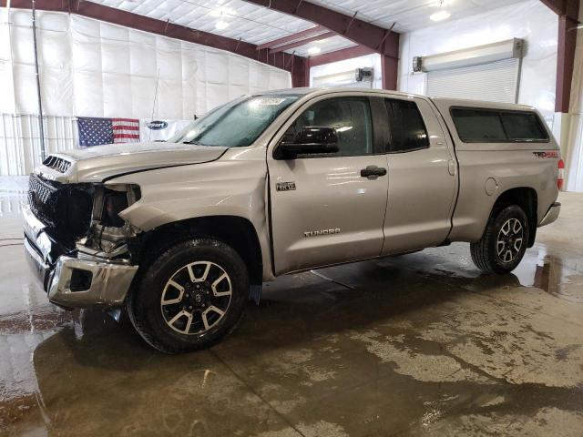 5TFUW5F19JX763088 - 2018 TOYOTA TUNDRA DOUBLE CAB SR/SR5 SILVER photo 1