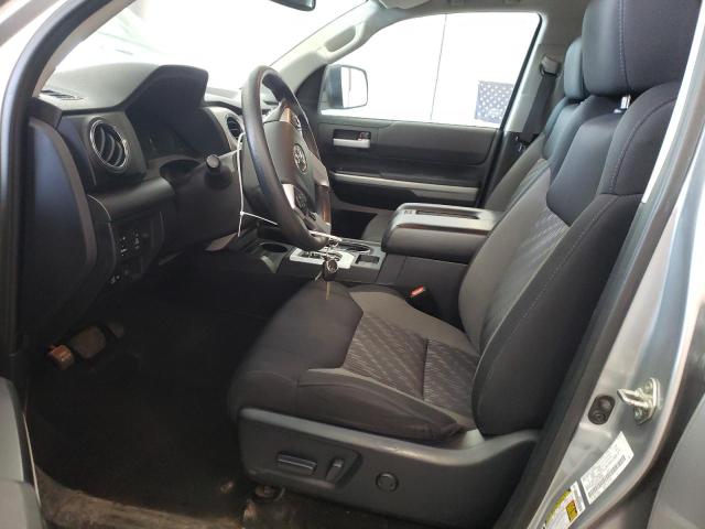 5TFUW5F19JX763088 - 2018 TOYOTA TUNDRA DOUBLE CAB SR/SR5 SILVER photo 7