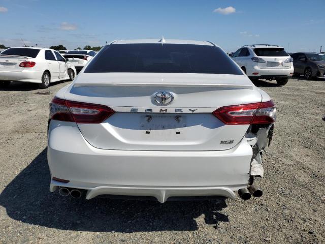 4T1B61HK1KU762702 - 2019 TOYOTA CAMRY XSE WHITE photo 6