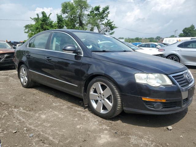 WVWJK73C39P010068 - 2009 VOLKSWAGEN PASSAT TURBO BLACK photo 4