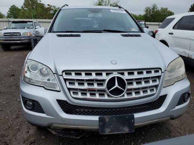 4JGBB8GB2BA689850 - 2011 MERCEDES-BENZ ML 350 4MATIC GRAY photo 5
