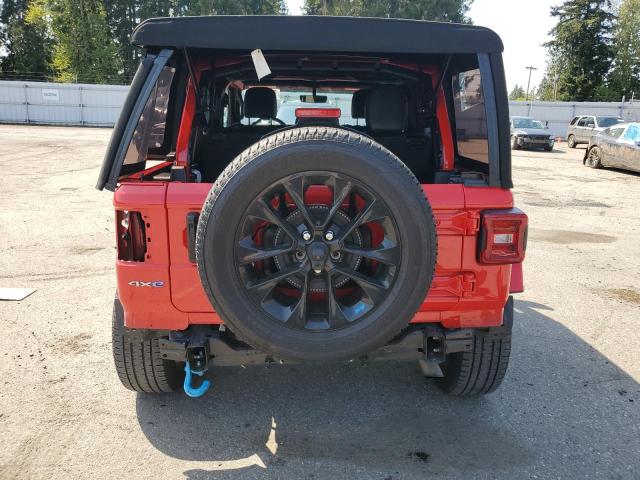 1C4JJXP61NW108278 - 2022 JEEP WRANGLER U SAHARA 4XE RED photo 6