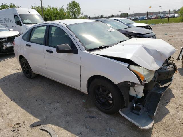 1FAHP34N78W154743 - 2008 FORD FOCUS S/SE WHITE photo 4