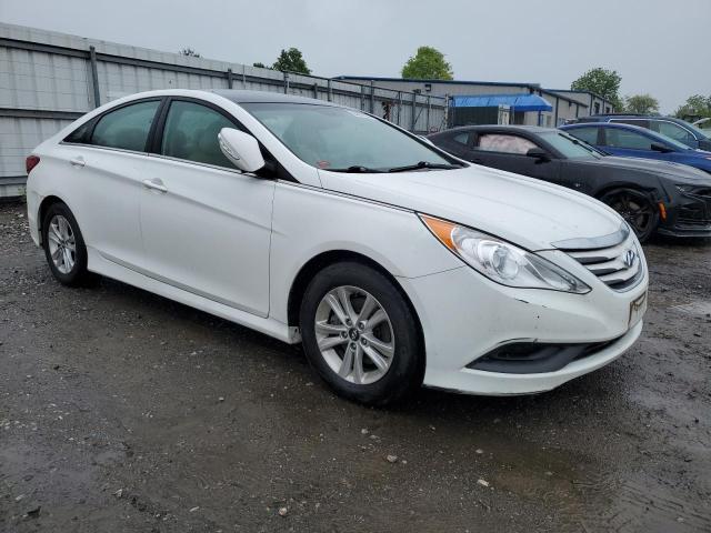 5NPEB4AC3EH914897 - 2014 HYUNDAI SONATA GLS WHITE photo 4