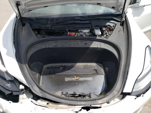 5YJ3E1EA5JF013755 - 2018 TESLA MODEL 3 WHITE photo 11