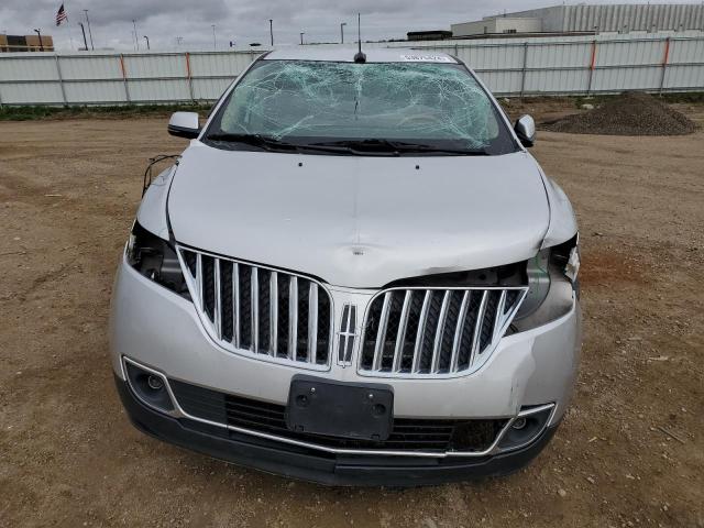 2LMDJ8JK7DBL61033 - 2013 LINCOLN MKX SILVER photo 5