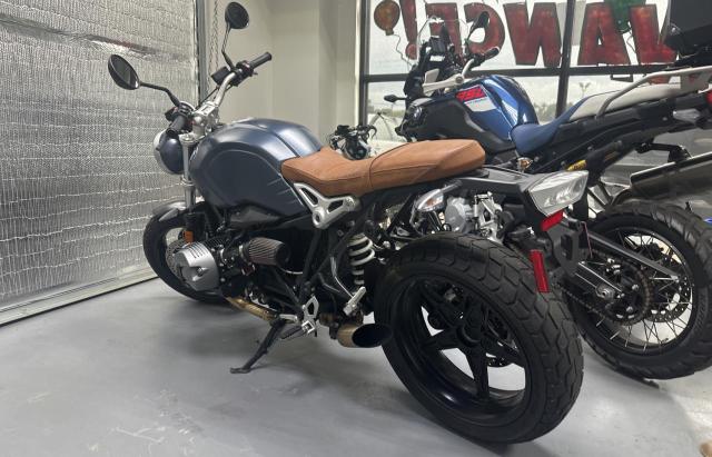 WB10J3308KZ794803 - 2019 BMW R NINE T SCRAMBLER BLUE photo 4