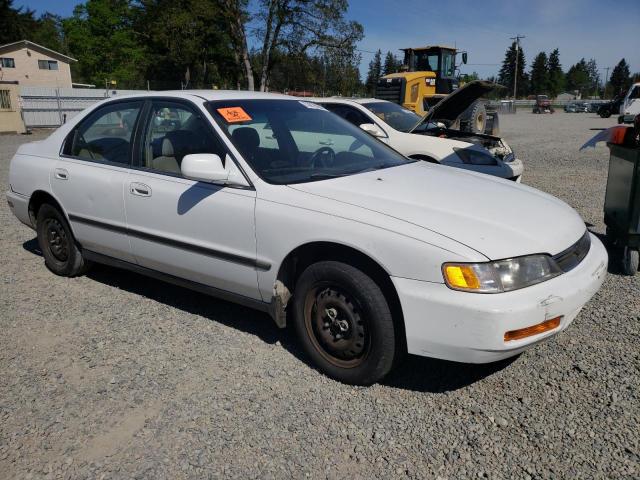 1HGCD5635TA115824 - 1996 HONDA ACCORD LX WHITE photo 4