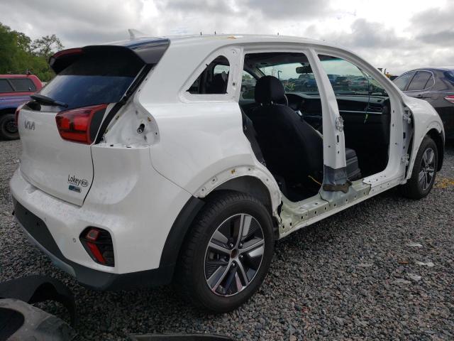 KNDCB3LC2N5519415 - 2022 KIA NIRO LX WHITE photo 3