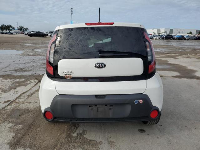 KNDJN2A20E7001181 - 2014 KIA SOUL WHITE photo 6